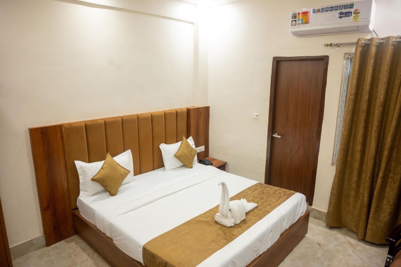 فندق Kiran Palace فاراناسي المظهر الخارجي الصورة