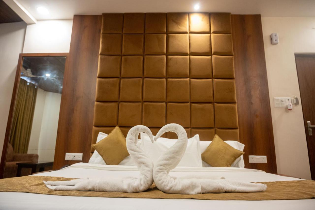 فندق Kiran Palace فاراناسي المظهر الخارجي الصورة