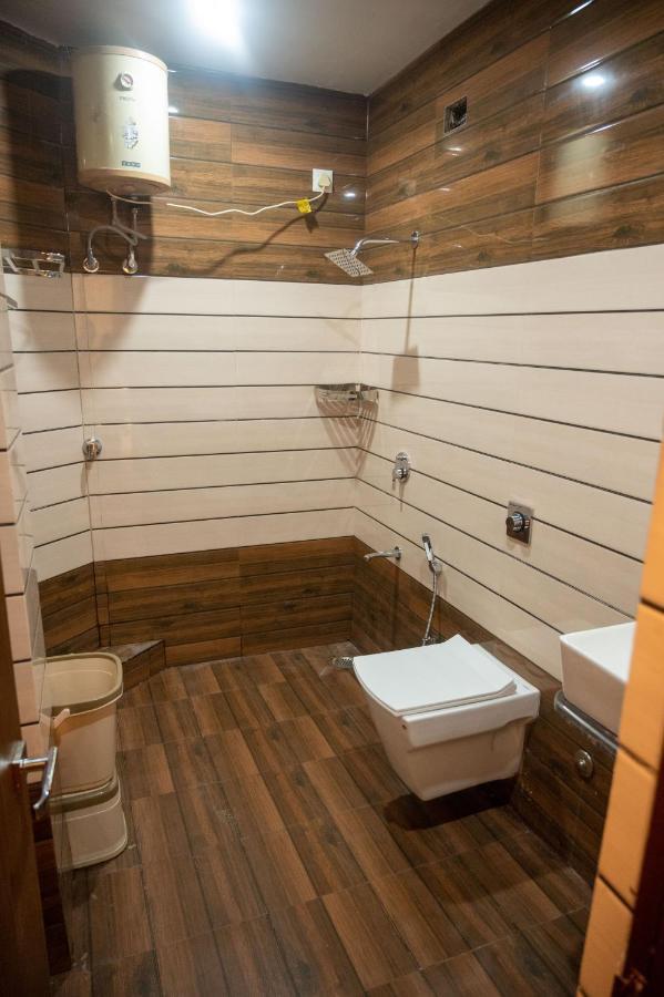 فندق Kiran Palace فاراناسي المظهر الخارجي الصورة