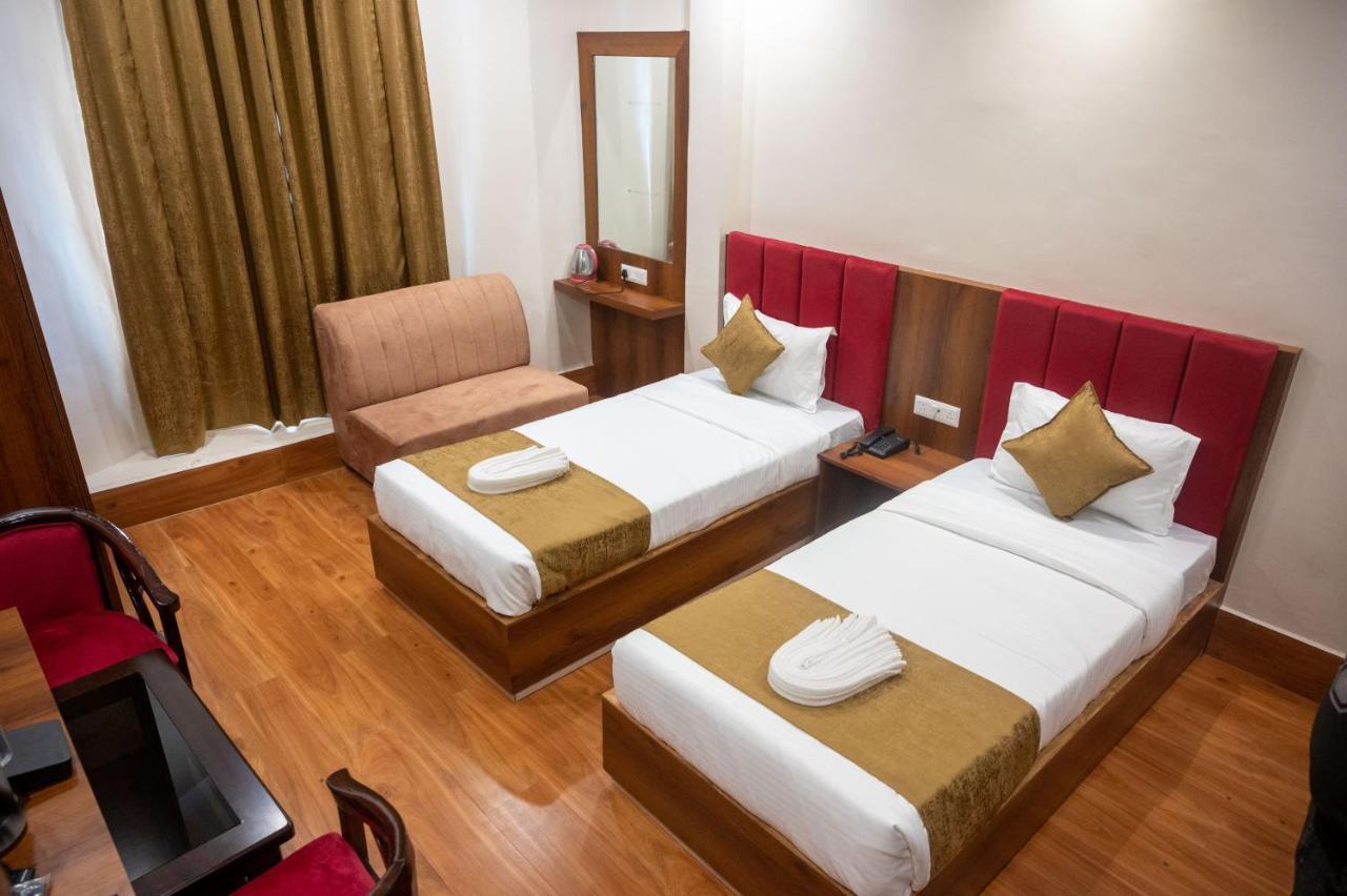 فندق Kiran Palace فاراناسي المظهر الخارجي الصورة