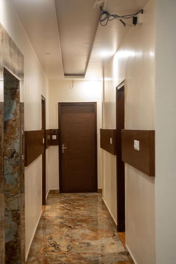 فندق Kiran Palace فاراناسي المظهر الخارجي الصورة