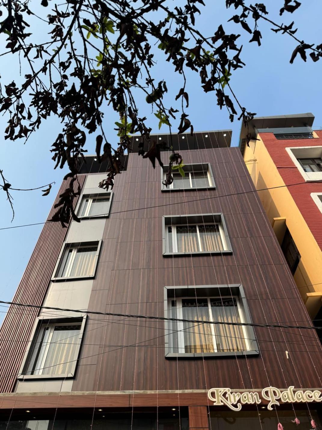 فندق Kiran Palace فاراناسي المظهر الخارجي الصورة