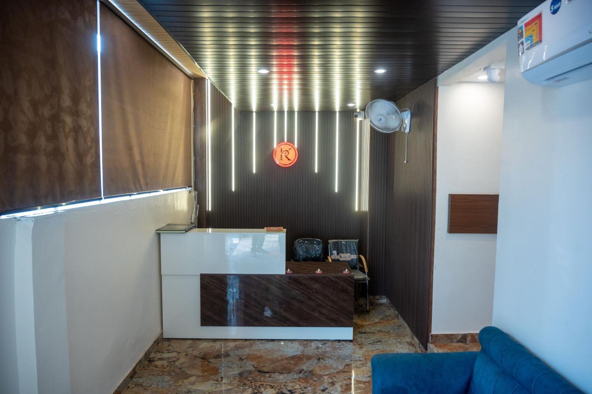فندق Kiran Palace فاراناسي المظهر الخارجي الصورة