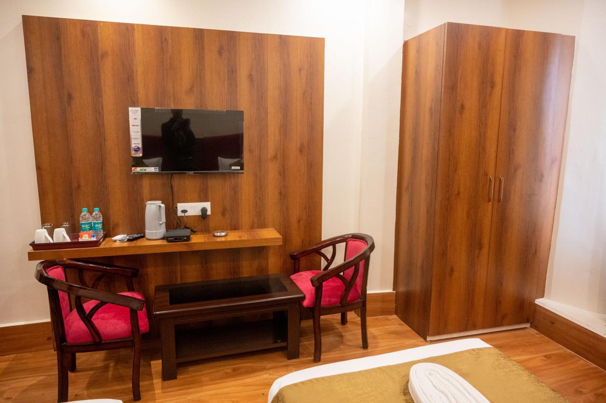 فندق Kiran Palace فاراناسي المظهر الخارجي الصورة